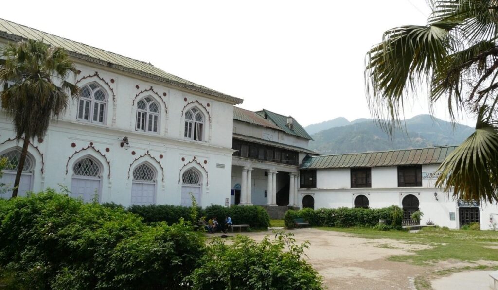 Akhand Chandi palace