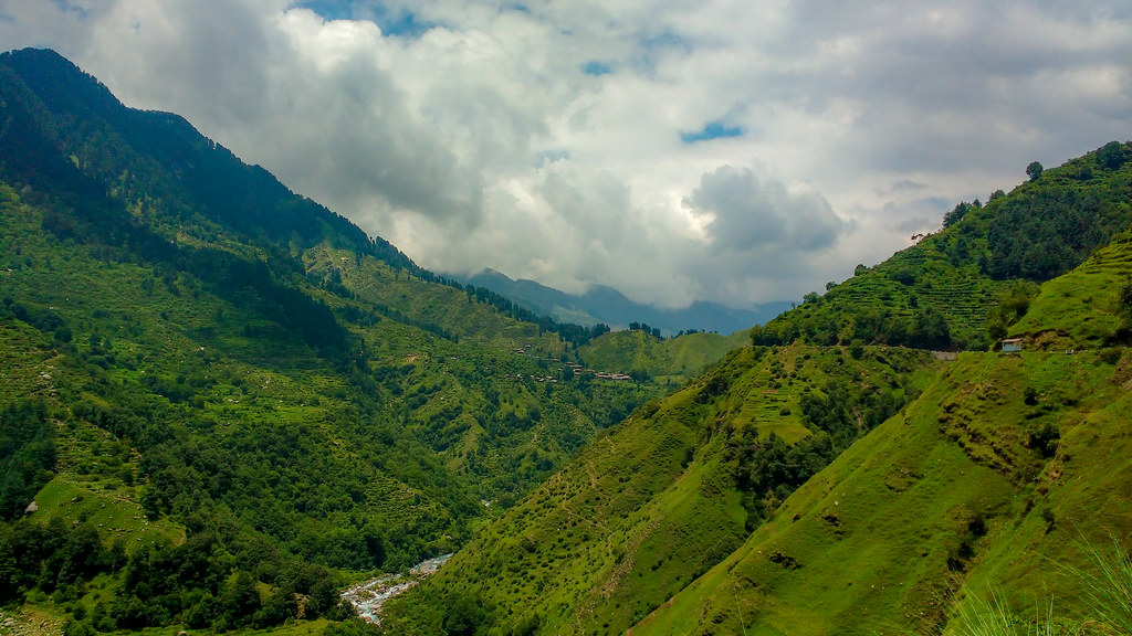 barot valley trek in bir billing