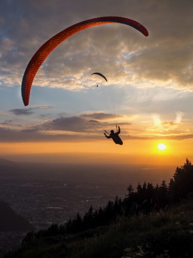 Top 7 places for Paragliding in India