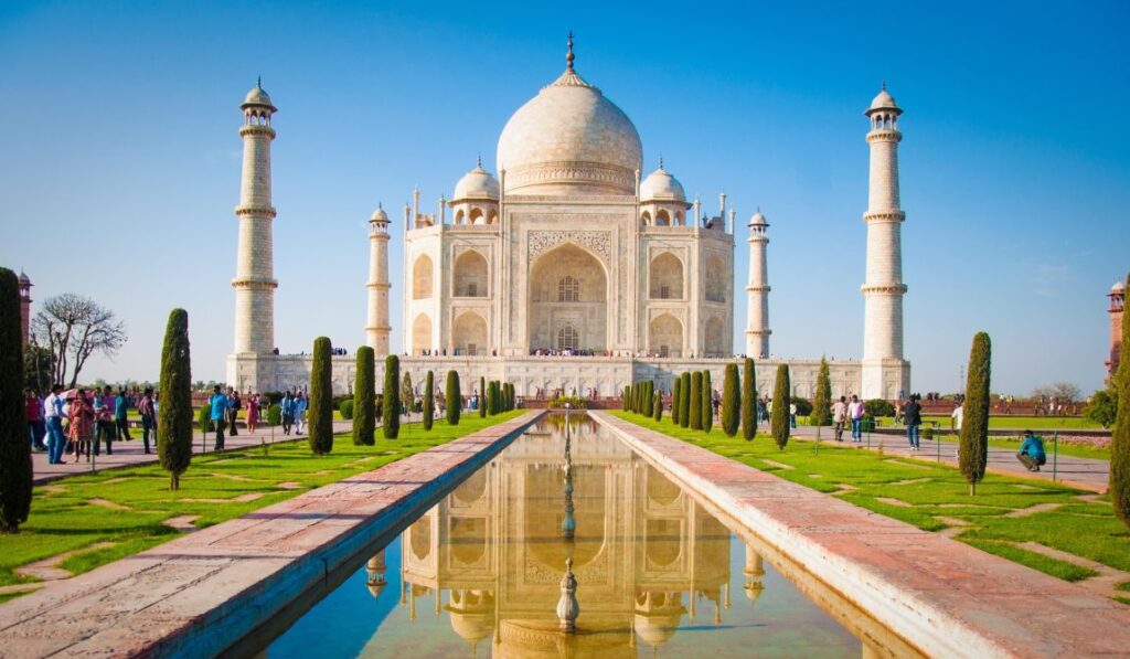 Agra-Taj-Mahal-Places-to-visit-in-Uttar-Pradesh