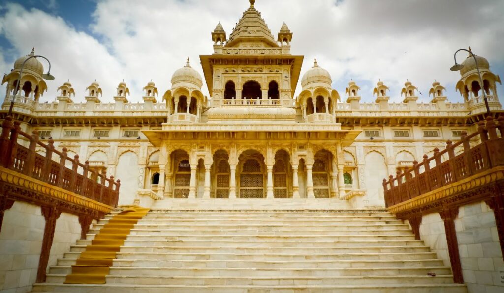 A photo of Jaswant Thada fort