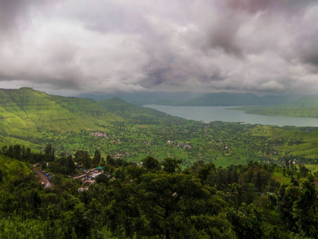 A Picture of the view of  Arthur's seat Mahabaleshwar
