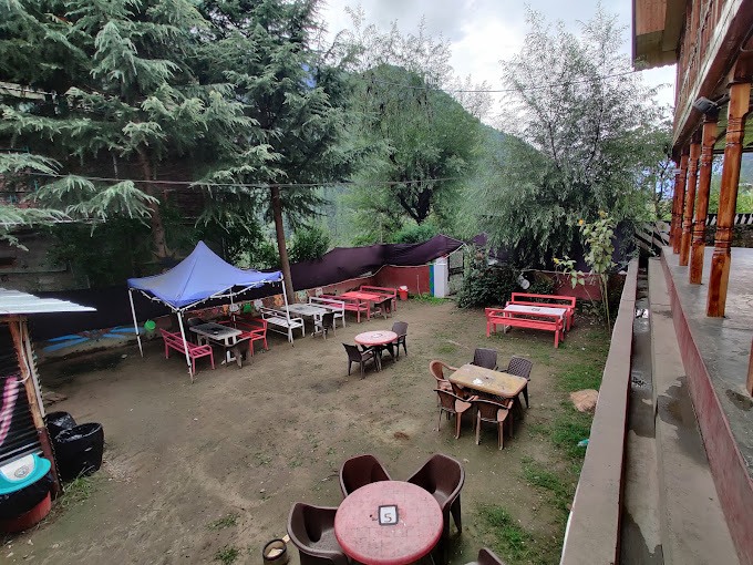 freedom cafe - kasol - himachal pradesh