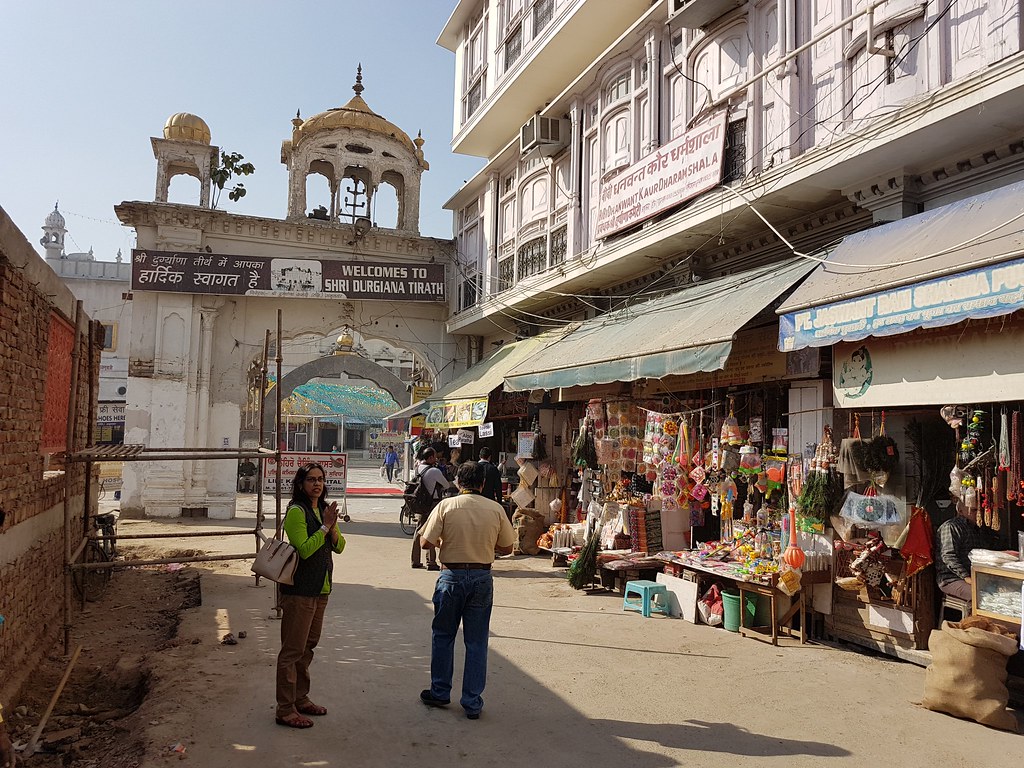 golden-temple-streets