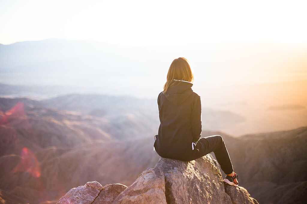 Solo women traveller at the Mountain