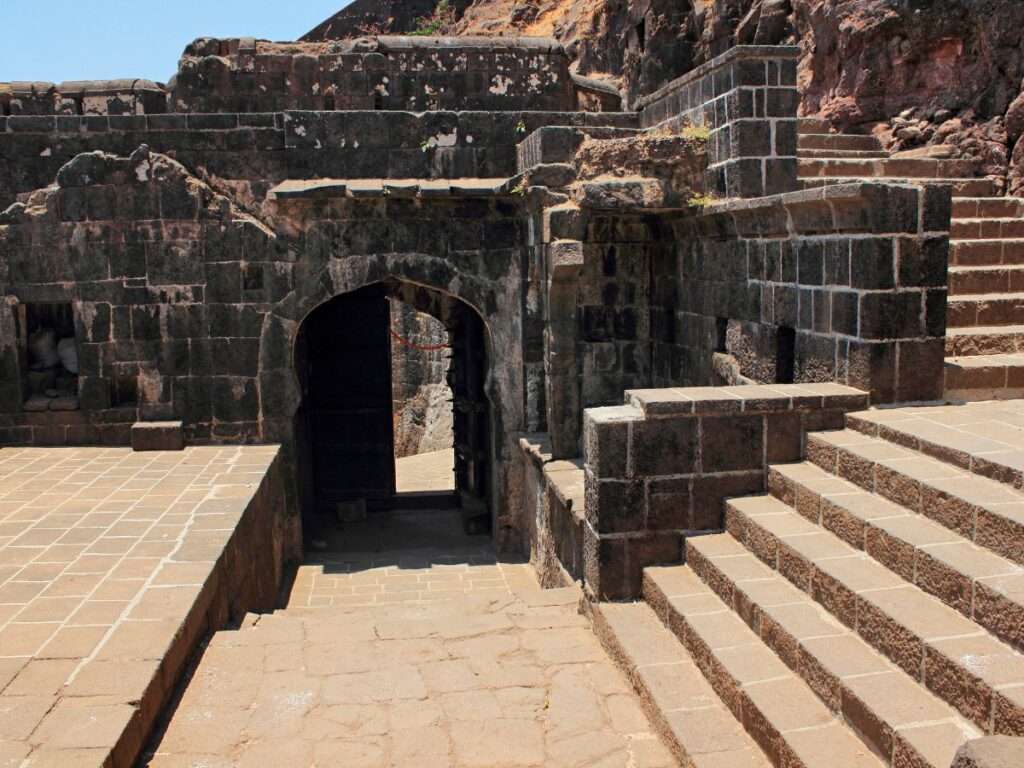 best time to visit Lohagad Fort 