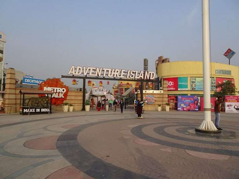 18 Places to Visit in Delhi With Family For Fun - Zingbus