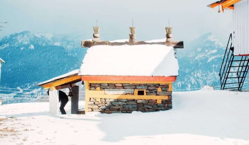 Bijili mahadev temple