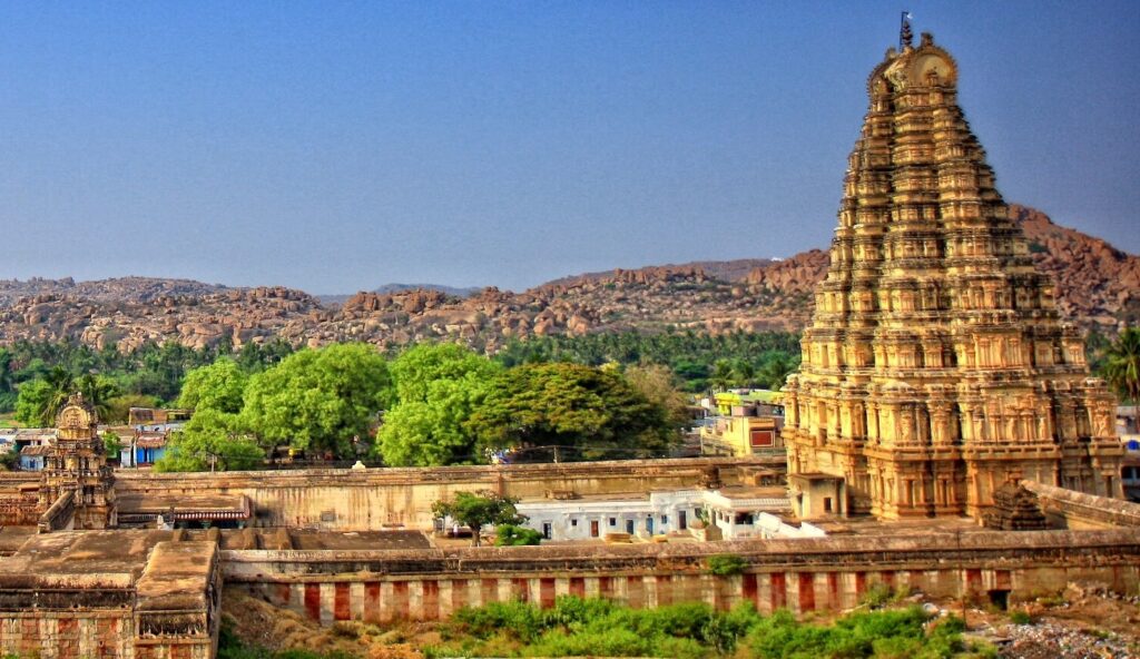 Hampi_virupaksha_temple_in_karnataka_India