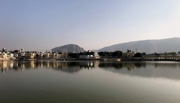 Top 10 Places to Visit in North India: The Pushkar Lake and City Buildings in Pushkar - RJ - India