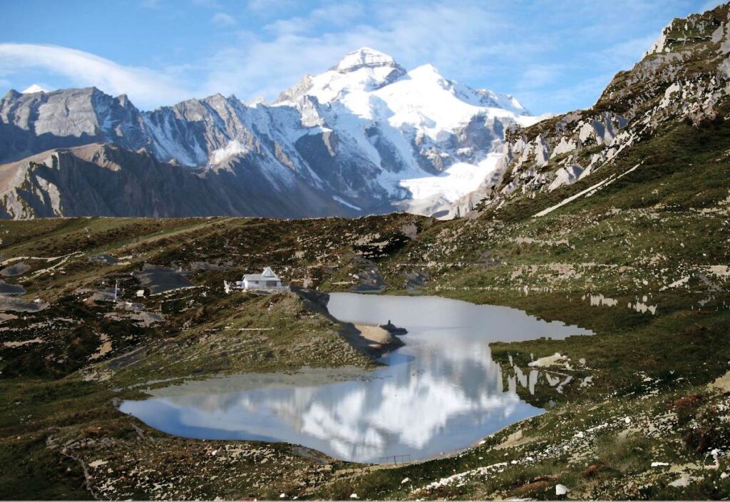 Adi-Kailash-trek-lake