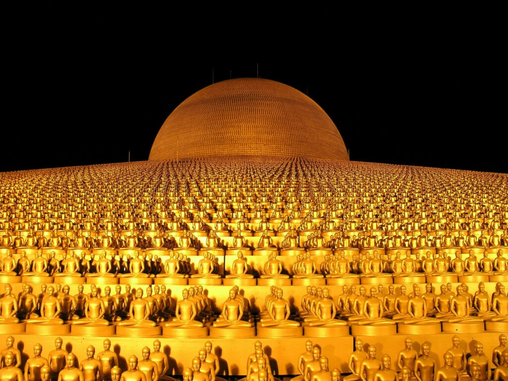 Thailand Visa From India: dhammakaya-pagoda-more-than-million-budhas-50541