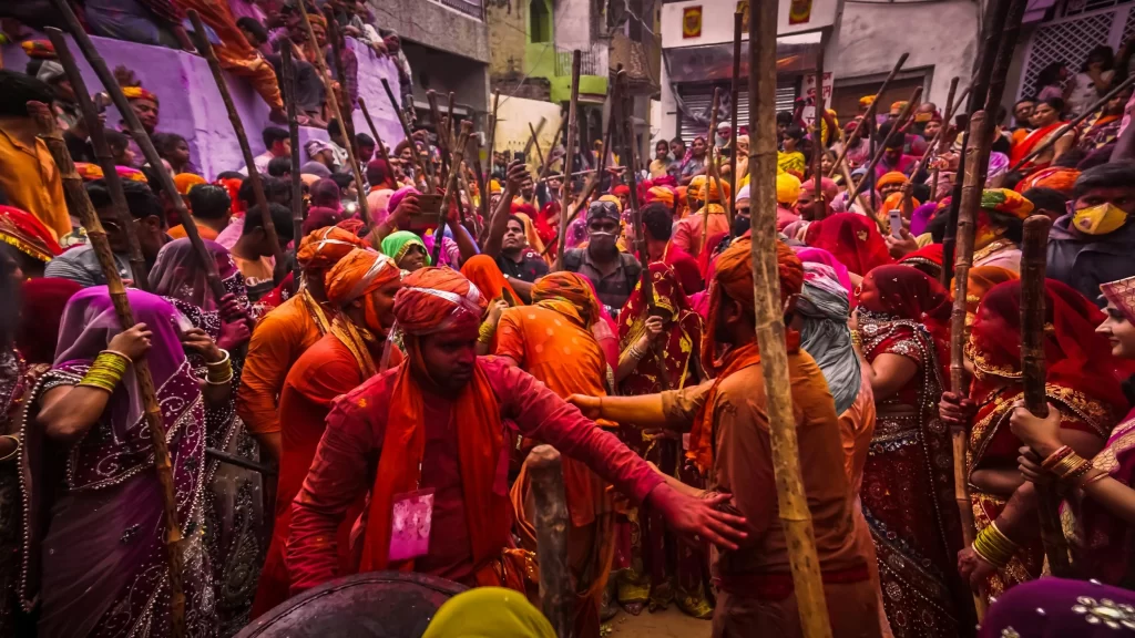 pexels-photo-7277341 - BArsana - LAthmar - Holi - view